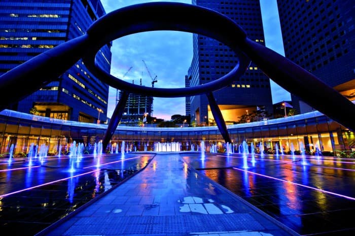 Suntec City Mall Exterior With Fountain