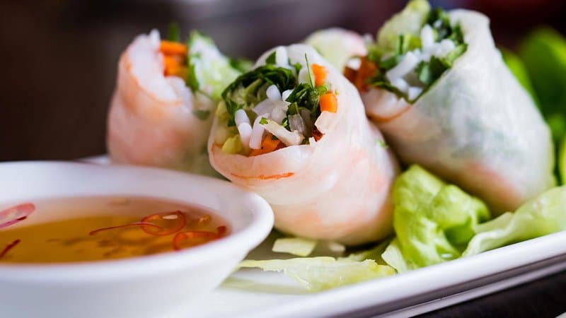 Summer Rolls with Prawns, Grilled Chicken