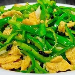 青椒炒鸡蛋 Scrambled egg with green pepper