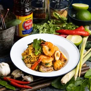 Stir-Fried Mama - (Seafood / Chicken) 泰式炒妈咪面 (海鲜/鸡肉)
