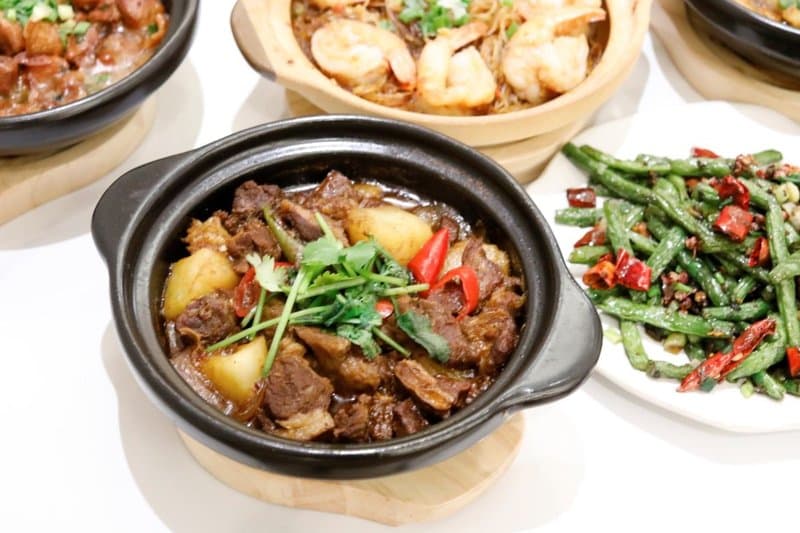 A04. Tomato Beef Claypot 砂锅西红柿牛腩煲