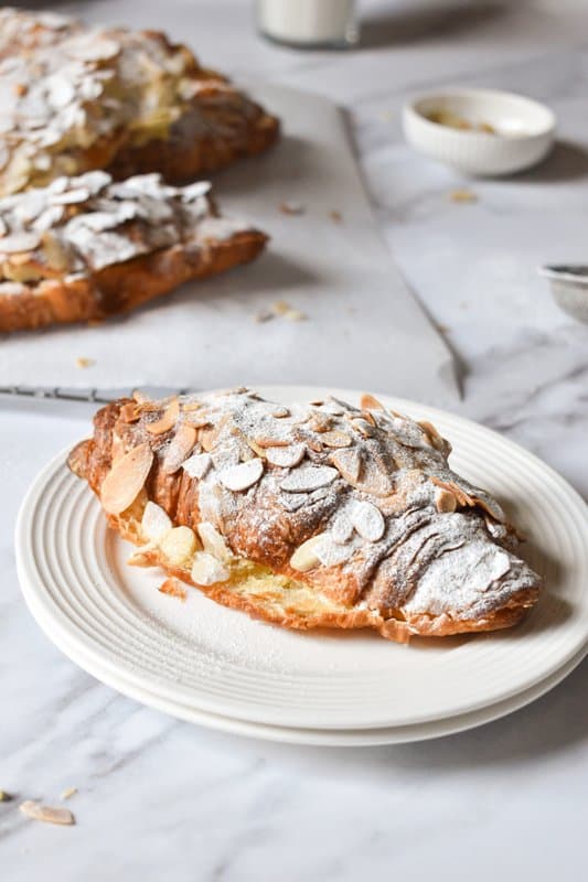 ALMOND CROISSANT