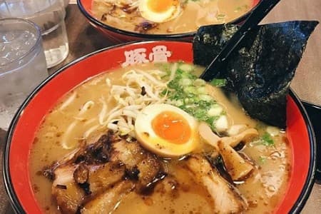 BLACK TONKOTSU RAMEN