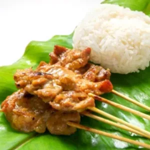 Nasi Lemak pork skewer (猪肉沙椰浆饭)