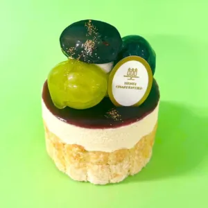 Matsuri (Blue berry and muscat cheesecake)
