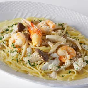 Crab & Shrimp & Mushroom Cream Sauce Spaghetti