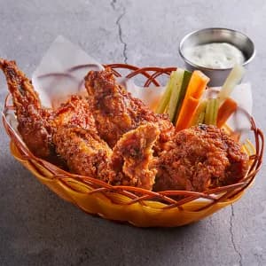 Hot Wings with Ranch Sauce