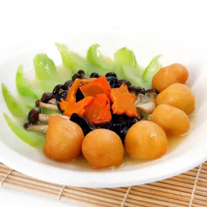 Braised ‘Chang Le’ Luffa with Fish Curd ‘长乐’ 鱼腐焖胜瓜