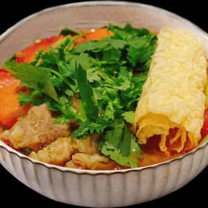 B.2RICE NOODLE W FATTY BEEF SLICE IN BEAN SAUCE酱烧肥牛米线