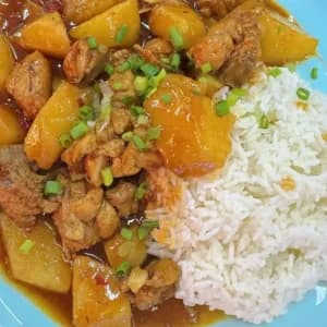 黄焖鸡饭 Braised chicken on rice