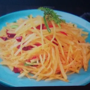 酸辣土豆丝 Sour and Spicy Shredded Potatoes