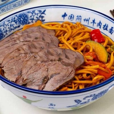 Stir-Fried Beef Noodles 牛肉炒面