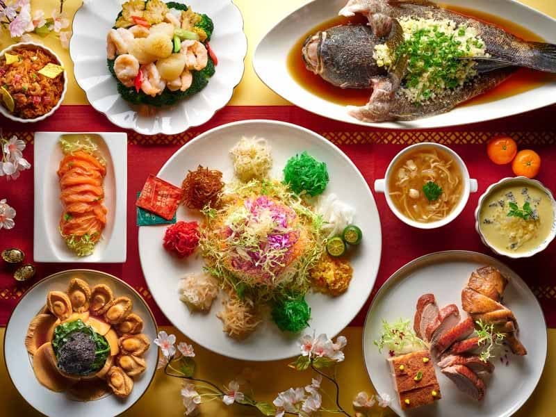 Baby Abalone with Crispy Yam & Longan Yu Sheng (M) + XO Seafood Fried Rice (S)