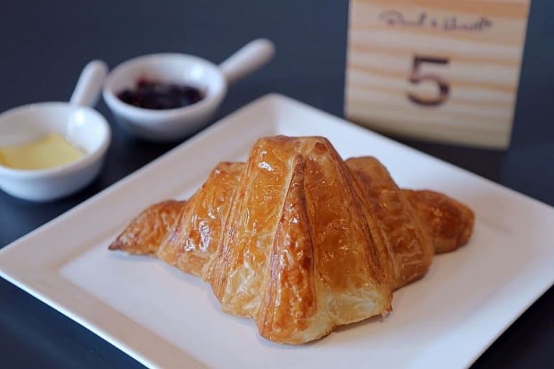 BUTTER CROISSANT