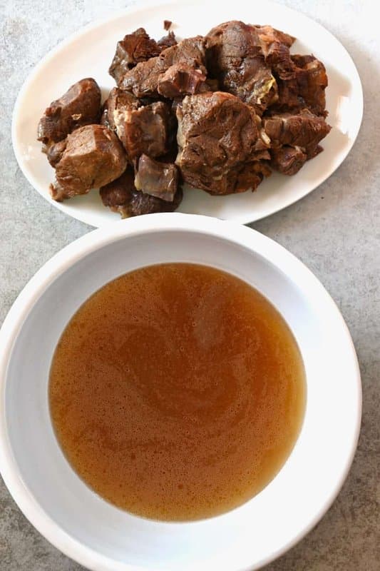 HOMEMADE BEEF BROTH