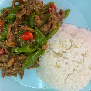 黑椒鸡肉饭 Black pepper chicken on rice