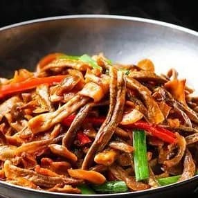 干锅鹿茸菌 Dry pot of antier mushroom